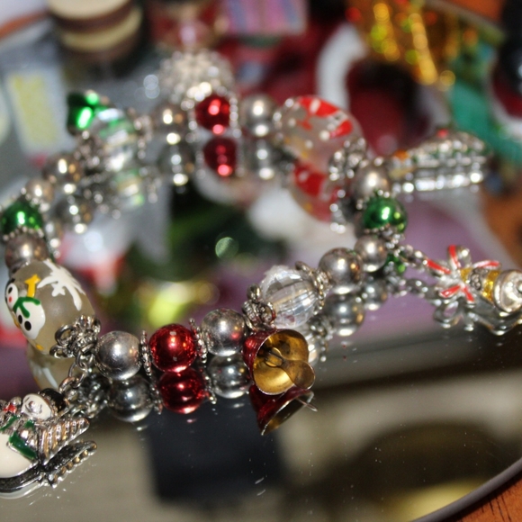 Christmas Charm Bracelet - Picture 11 of 15